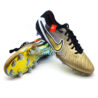 En color negro, oro moneda y oro mítico llega el Nike Tiempo Legend X Golden Touch Edición Especial para terreno firme.